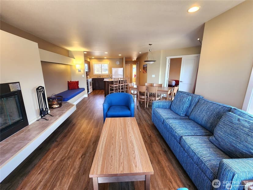 Property photo for 1 Lakeside 720-L, Manson photo 10