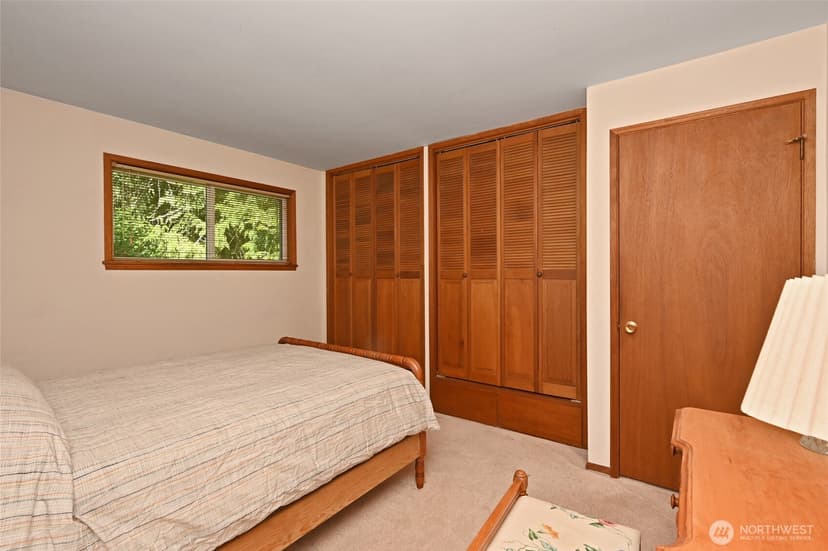 Property photo for 10733 Bartlett Avenue NE, Seattle photo 20