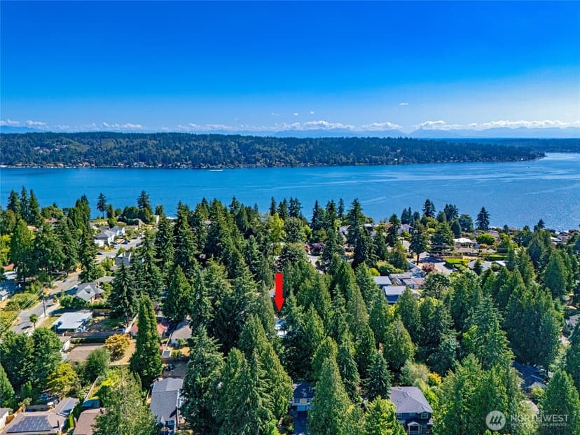 Property photo for 10733 Bartlett Avenue NE, Seattle photo 30