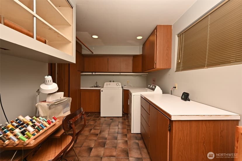 Property photo for 10733 Bartlett Avenue NE, Seattle photo 13