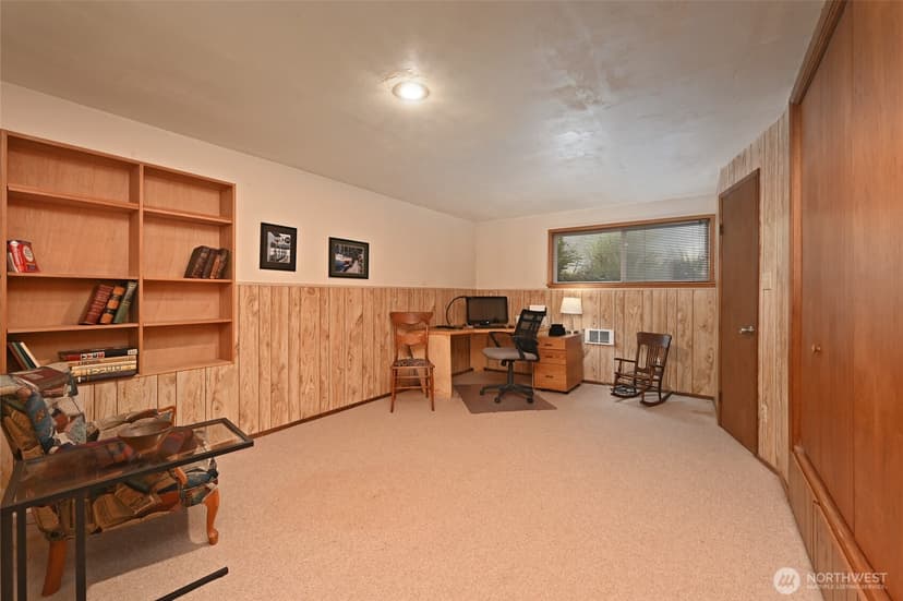 Property photo for 10733 Bartlett Avenue NE, Seattle photo 15