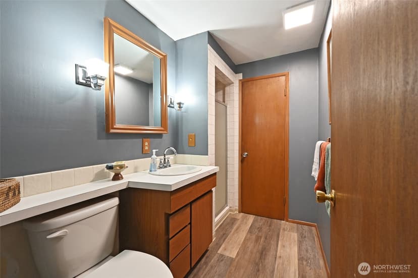 Property photo for 10733 Bartlett Avenue NE, Seattle photo 14