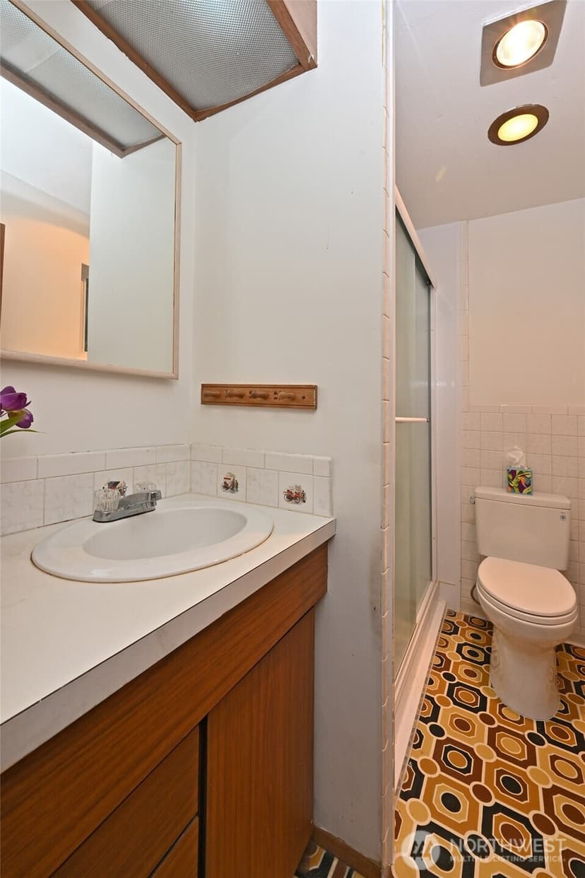Property photo for 10733 Bartlett Avenue NE, Seattle photo 21
