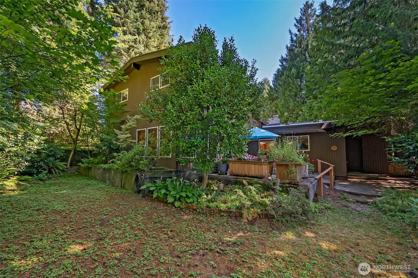 Property photo for 10733 Bartlett Avenue NE, Seattle photo 27
