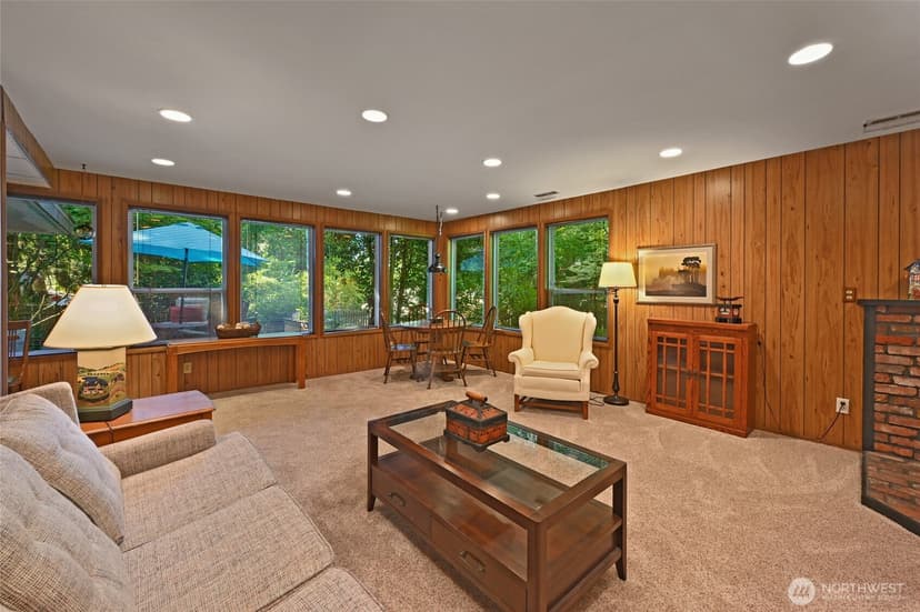 Property photo for 10733 Bartlett Avenue NE, Seattle photo 12