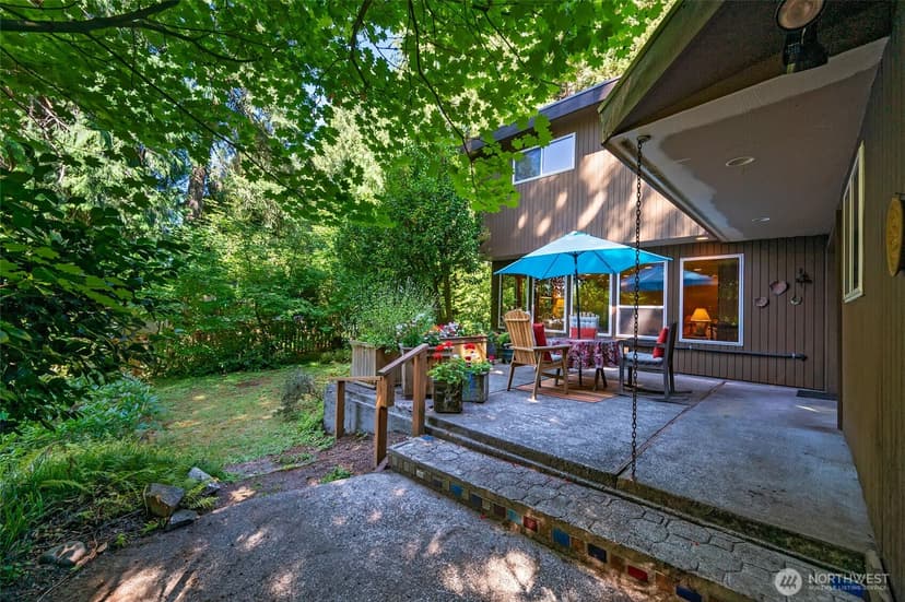 Property photo for 10733 Bartlett Avenue NE, Seattle photo 25
