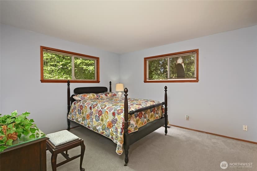 Property photo for 10733 Bartlett Avenue NE, Seattle photo 22