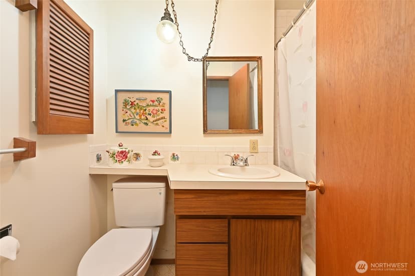Property photo for 10733 Bartlett Avenue NE, Seattle photo 19
