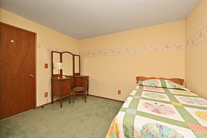 Property photo for 10733 Bartlett Avenue NE, Seattle photo 18