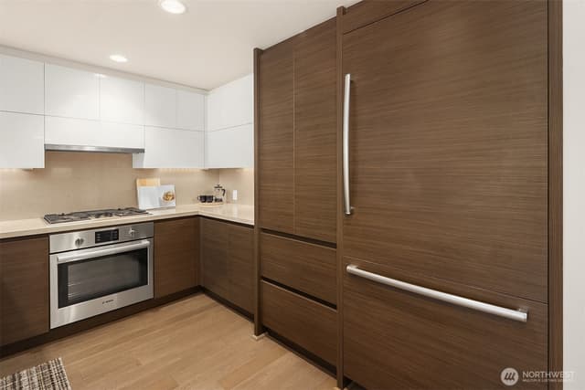 Property photo for 583 Battery Street #516N, Seattle photo 3