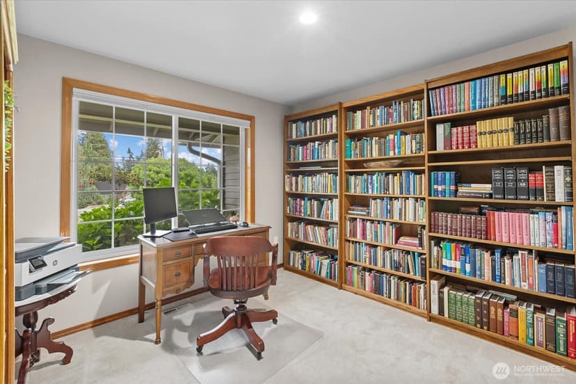 Property photo for 17906 Larch Way, Lynnwood photo 4