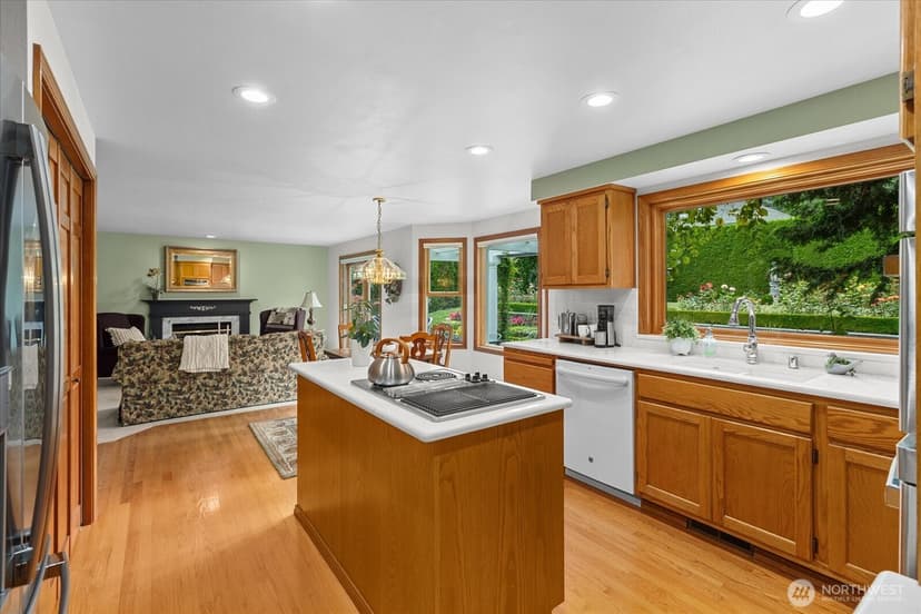 Property photo for 17906 Larch Way, Lynnwood photo 12