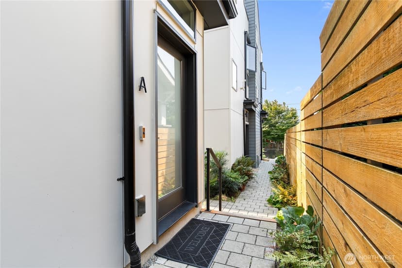 Property photo for 4322 Wallingford Avenue N #A, Seattle photo 2