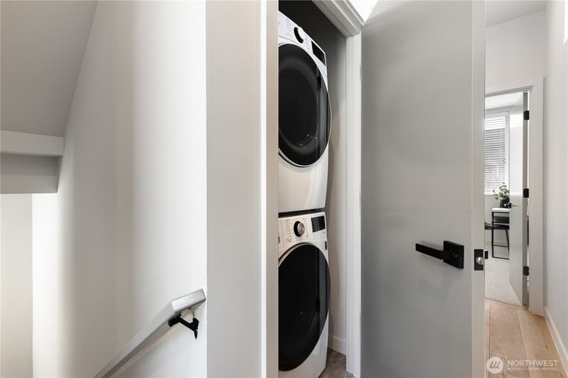 Property photo for 4322 Wallingford Avenue N #A, Seattle photo 18
