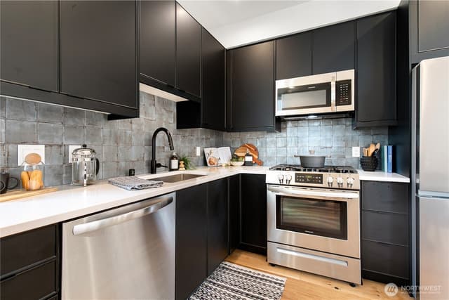 Property photo for 4322 Wallingford Avenue N #A, Seattle photo 4