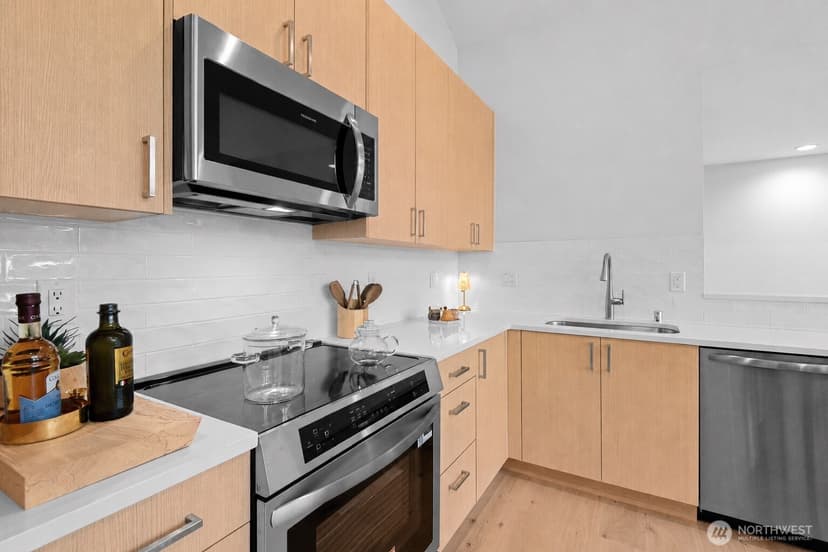 Property photo for 12749 37th Avenue NE, Seattle photo 6