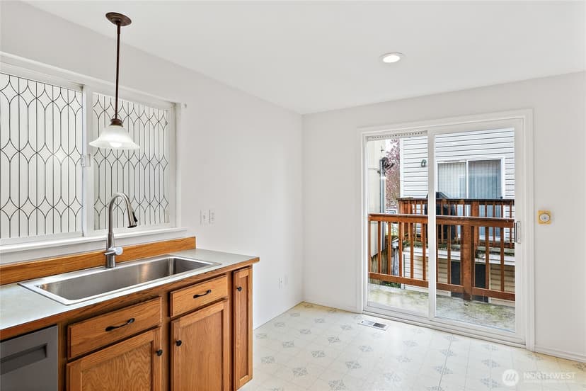 Property photo for 12042 31st Avenue NE, Seattle photo 5