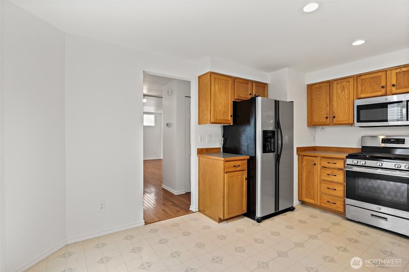 Property photo for 12042 31st Avenue NE, Seattle photo 3