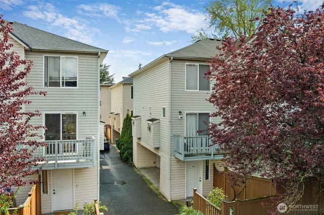 Property photo for 12042 31st Avenue NE, Seattle photo 2