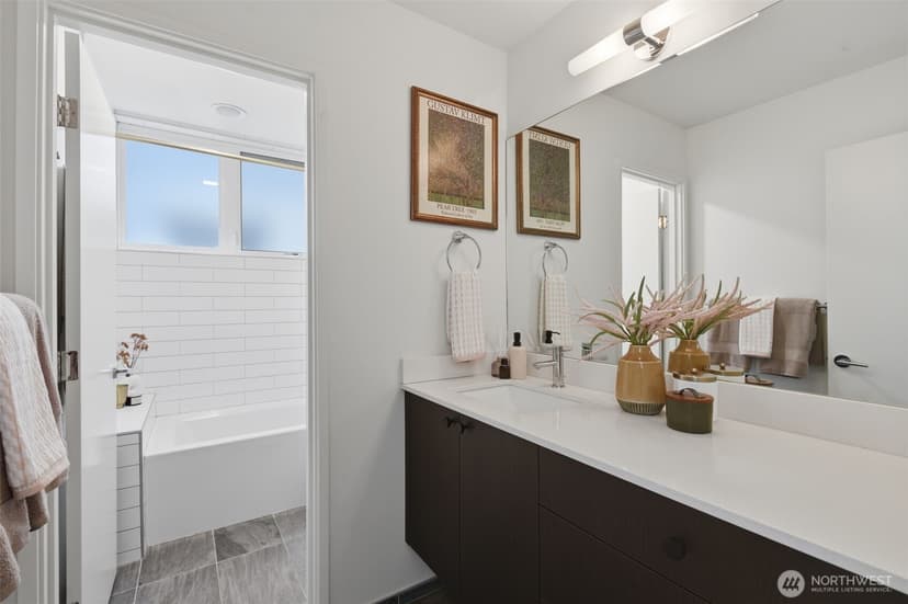 Property photo for 1530 13th Avenue S #D, Seattle photo 16