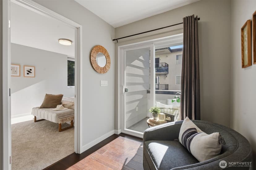 Property photo for 1530 13th Avenue S #D, Seattle photo 11