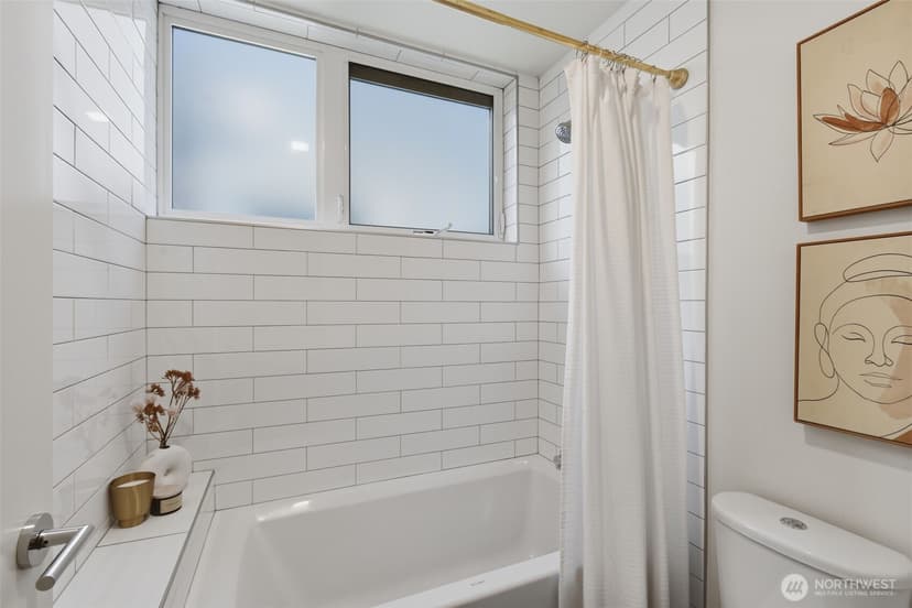 Property photo for 1530 13th Avenue S #D, Seattle photo 17