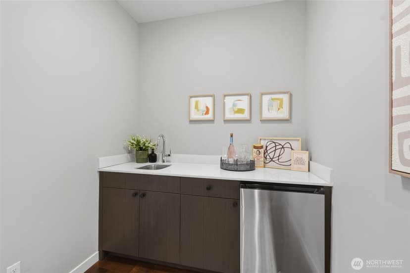 Property photo for 1530 13th Avenue S #D, Seattle photo 18