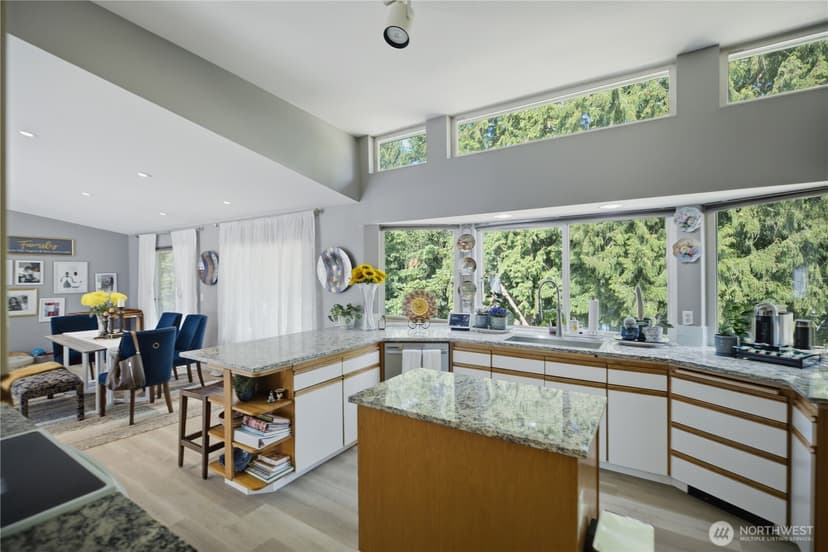 Property photo for 415 118th Avenue E, Edgewood photo 6