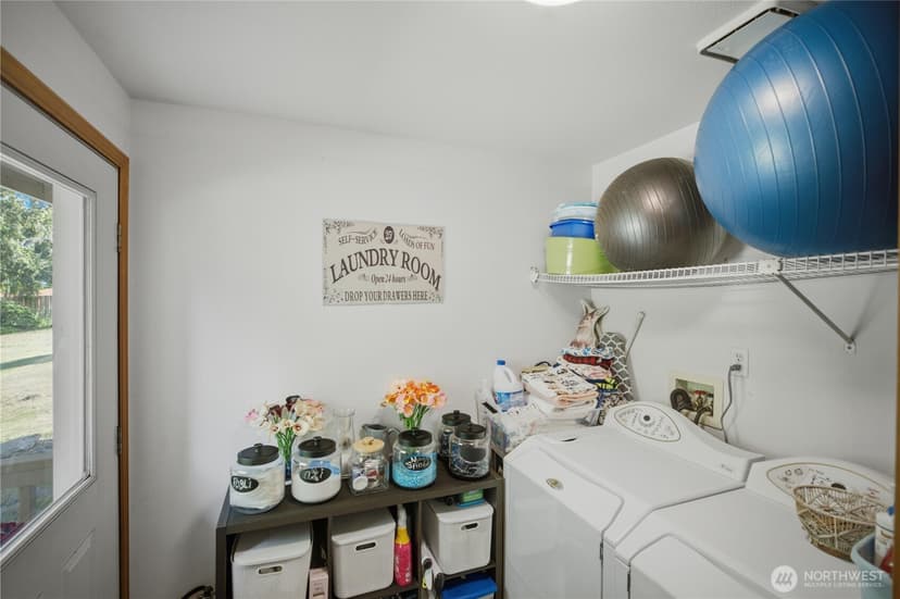 Property photo for 415 118th Avenue E, Edgewood photo 20