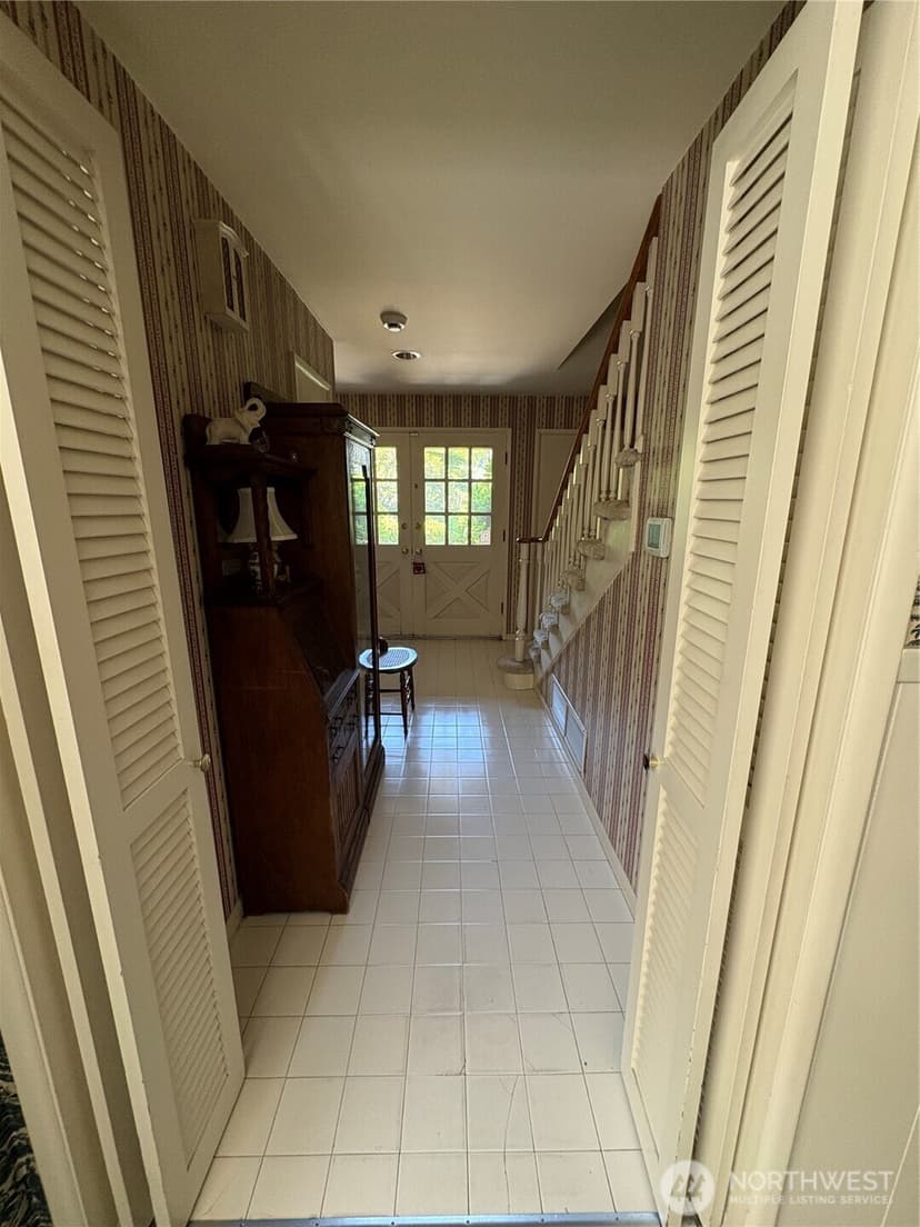Property photo for 10 Forest Glen Lane SW, Lakewood photo 11