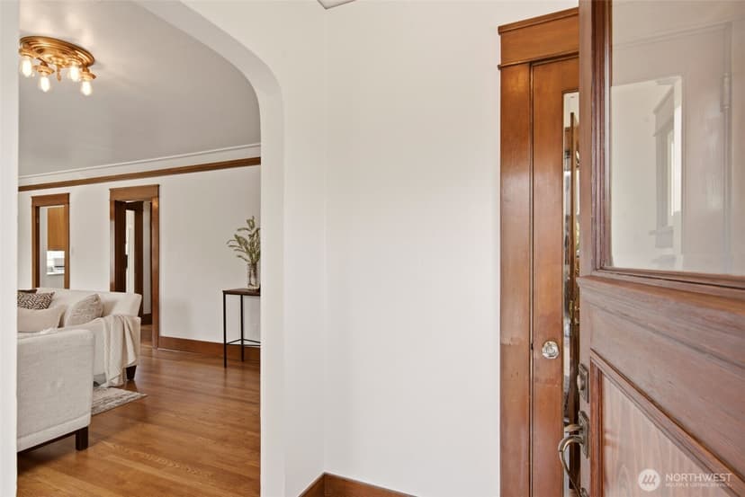 Property photo for 1754 S Horton Street, Seattle photo 2
