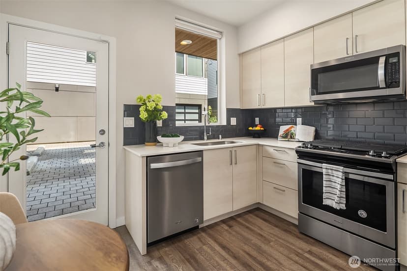 Property photo for 818 NW 53rd Street #B, Seattle photo 11