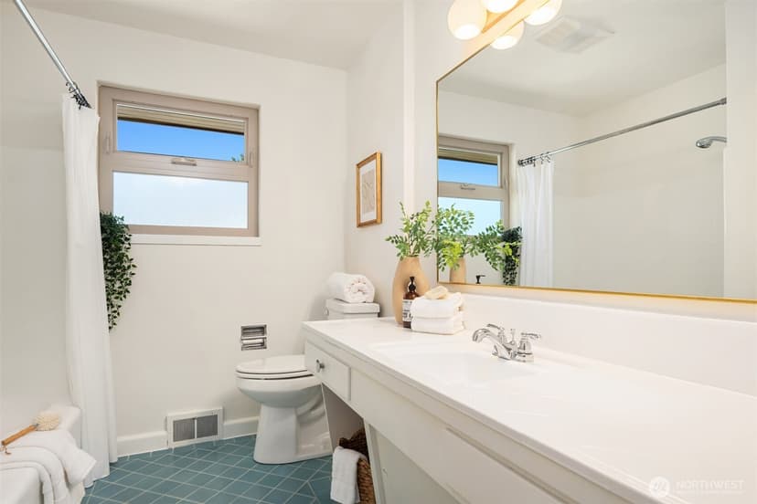 Property photo for 4837 46th Avenue SW, Seattle photo 18
