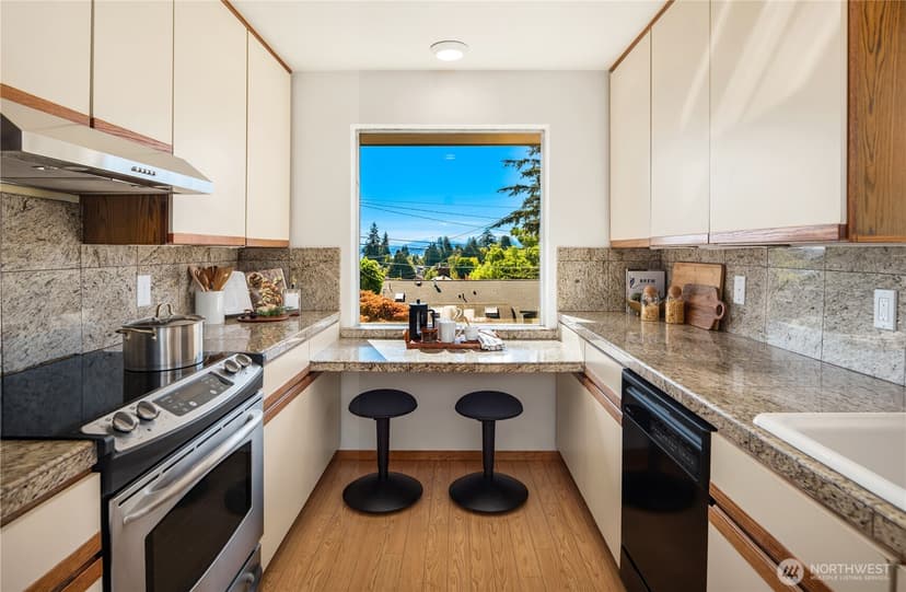 Property photo for 4837 46th Avenue SW, Seattle photo 14