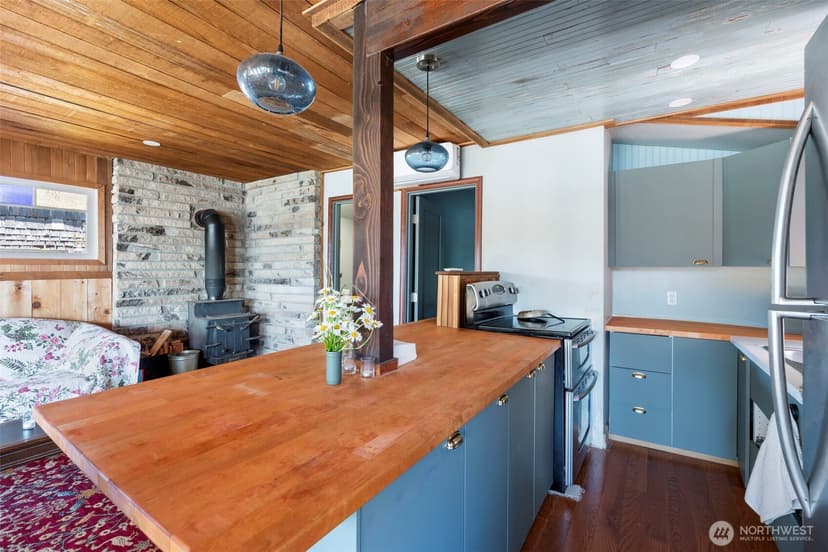 Property photo for 28243 Manzanita Beach Road SW, Vashon photo 10