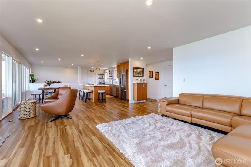 Property photo for 5564 Beverly Avenue NE, Tacoma photo 16