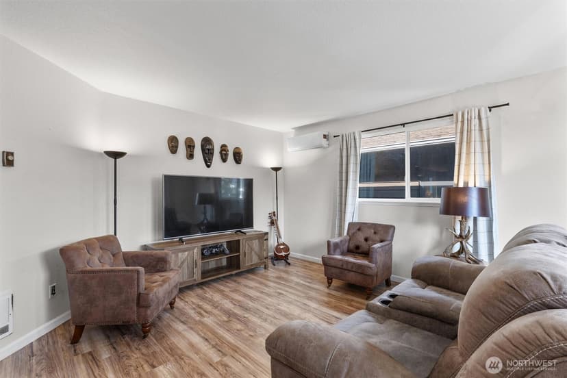 Property photo for 16018 2nd Place W, Lynnwood photo 8
