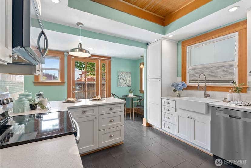 Property photo for 1208 S Oakes Street, Tacoma photo 6
