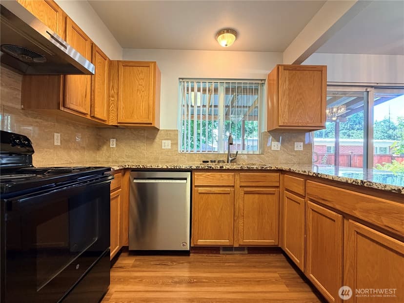 Property photo for 6508 84th Court SW, Lakewood photo 15
