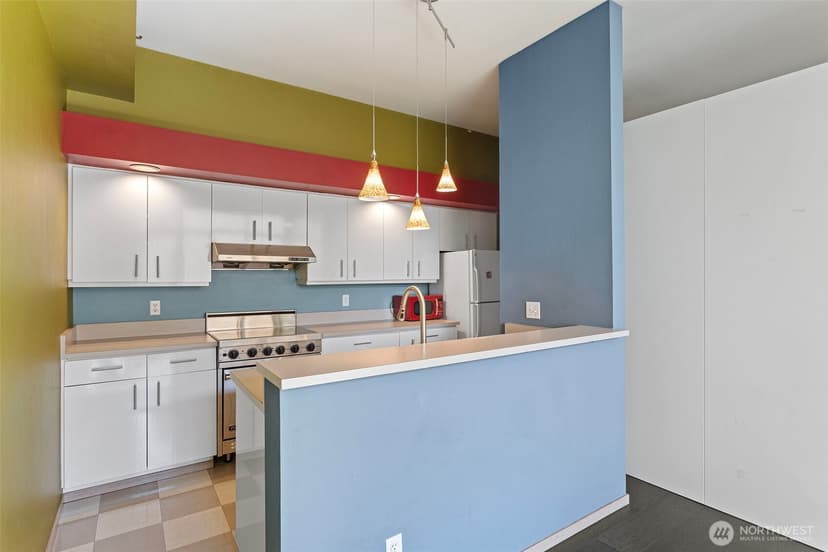 Property photo for 2030 Western Avenue #514, Seattle photo 4