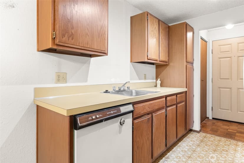 Property photo for 12528 NE 117th Place #E1, Kirkland photo 14