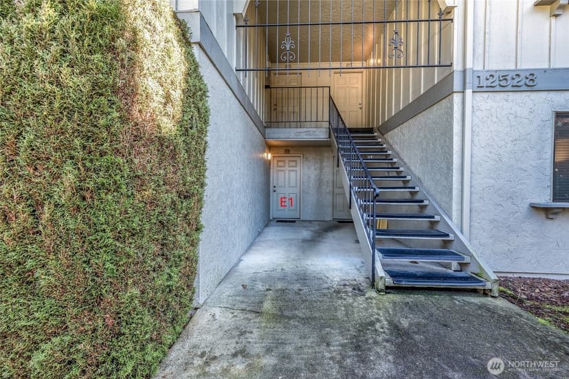 Property photo for 12528 NE 117th Place #E1, Kirkland photo 4