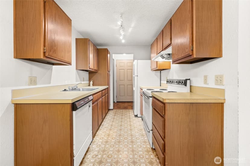 Property photo for 12528 NE 117th Place #E1, Kirkland photo 11