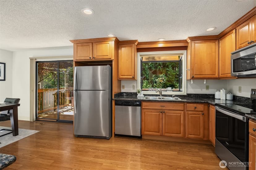 Property photo for 15605 180th Avenue NE, Woodinville photo 6