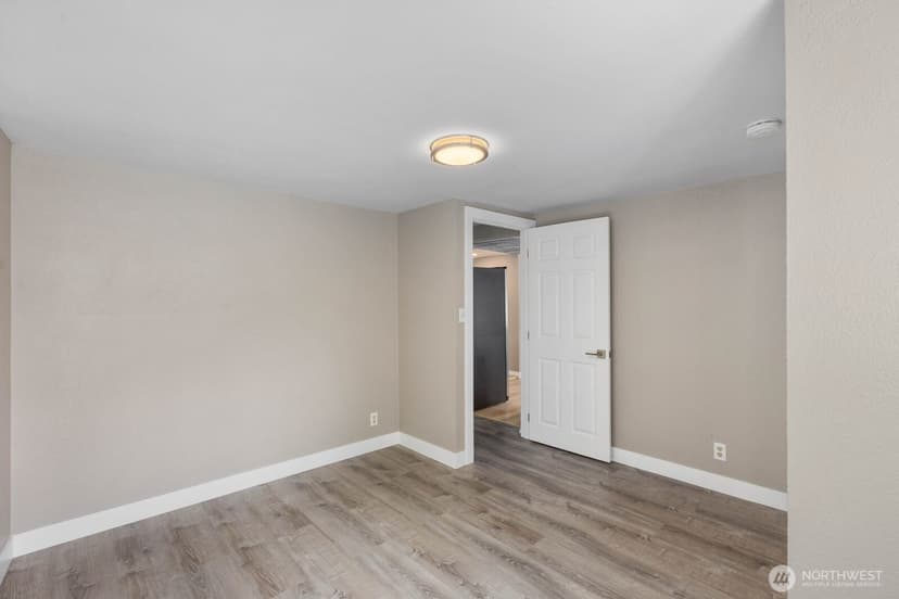 Property photo for 15507 56th Avenue W, Edmonds photo 13