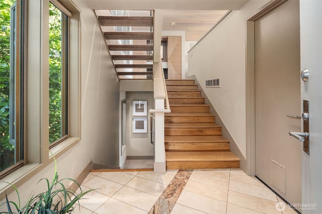 Property photo for 2667 44th Avenue W, Seattle photo 5