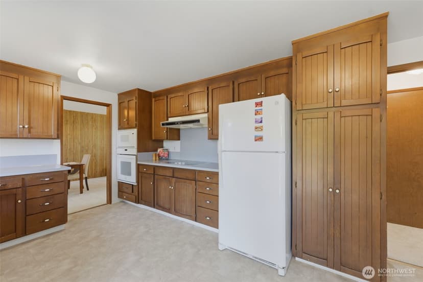 Property photo for 8401 59th Avenue SW, Lakewood photo 11