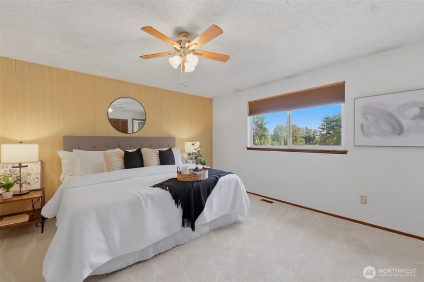 Property photo for 8401 59th Avenue SW, Lakewood photo 13
