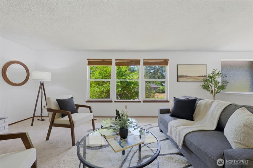 Property photo for 8401 59th Avenue SW, Lakewood photo 3