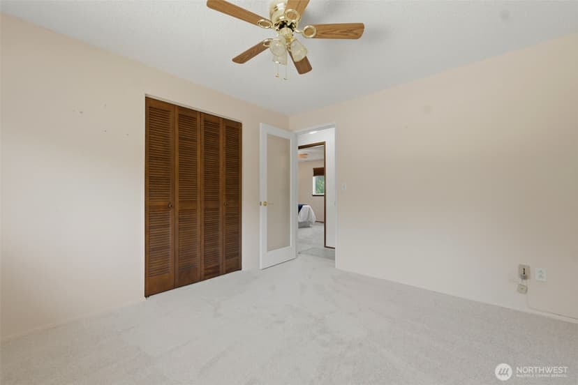 Property photo for 8401 59th Avenue SW, Lakewood photo 18